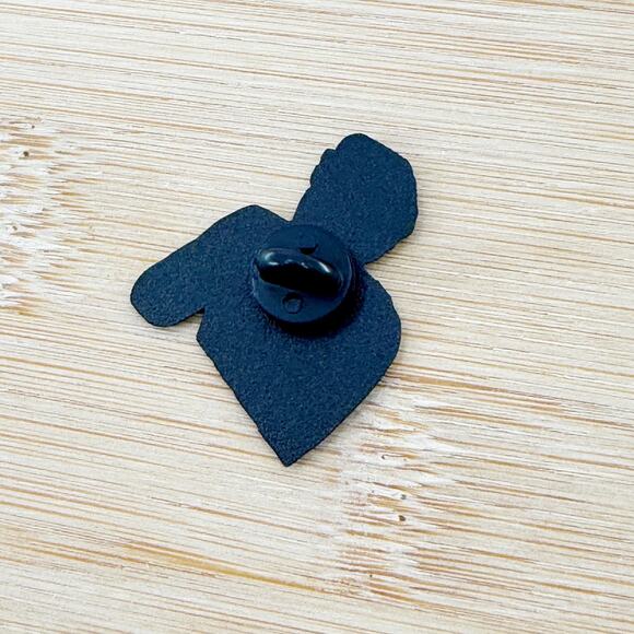 Stinky Edward Soft Enamel Pin, TWILIGHT PINS 2000s Y2K Bella Edward Vampire - Picture 2 of 4